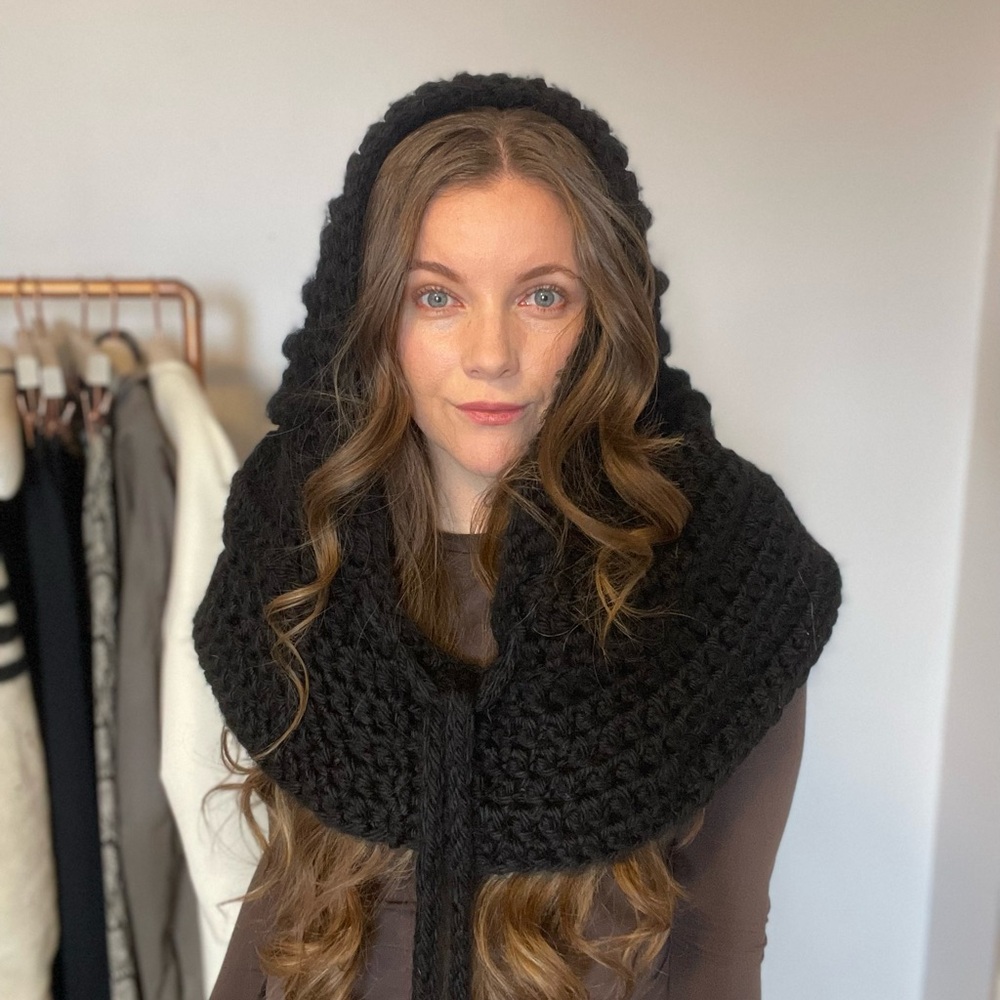 Beautiful Handmade Winter Hood Accessory - Picture 2 of 2